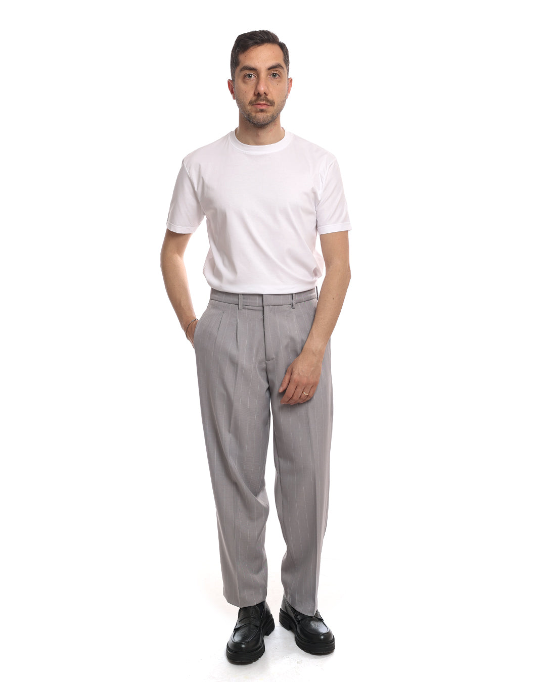 Abito relax grigio gessato